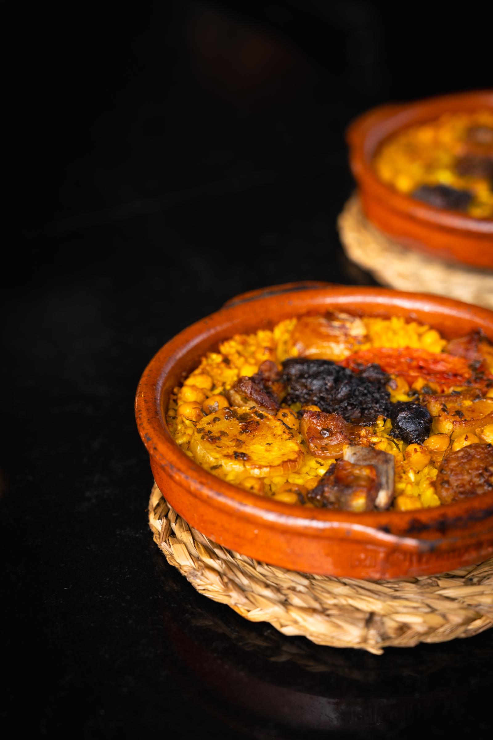 Arroz al horno de leña en cazuela individual
